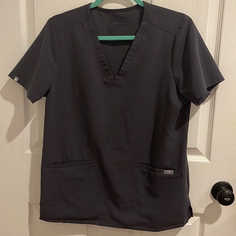 Figs scrub top